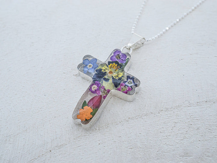 Primavera Necklace, Medium Cross