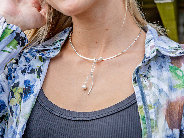 Silver Tendril Pendant w/ Pearl