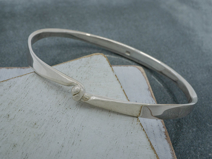 Elegant Twist Hinged Bracelet