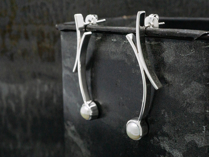 Double Arc Earring w/ Pearl