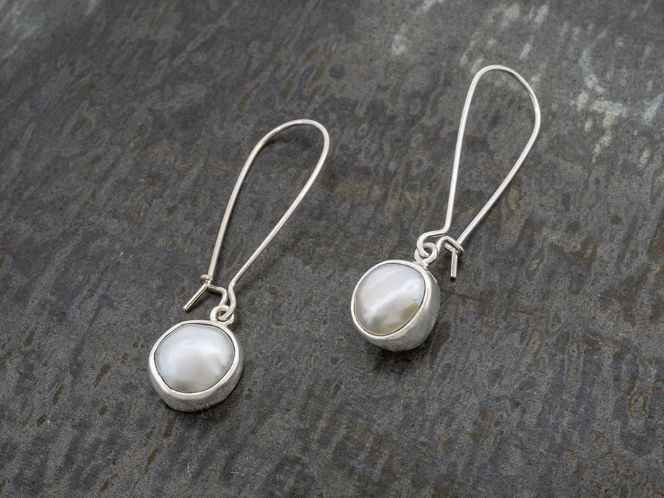 Natural Pearl Earring on Wire