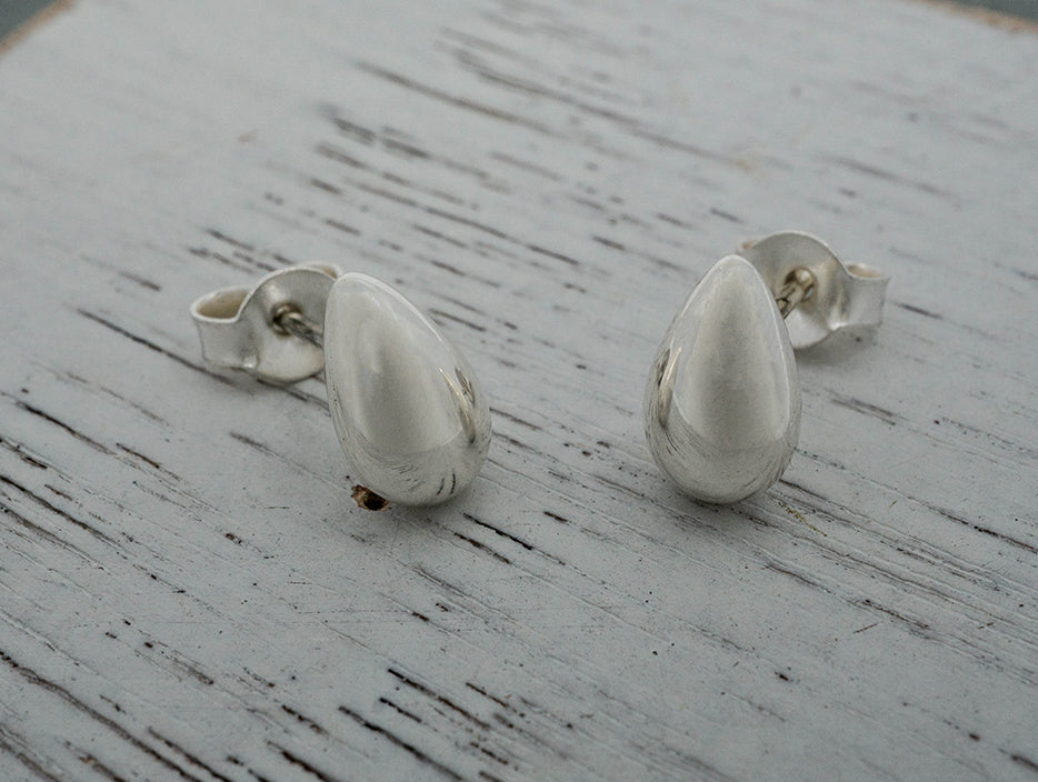 Dainty Teardrop Studs