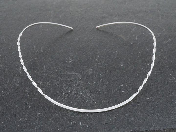 Petite Choker w/ Side Twist