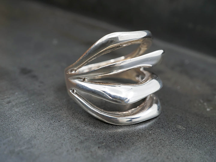The Four Lines Ring