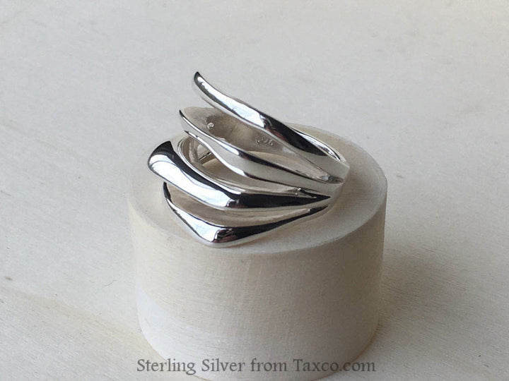 The Four Lines Ring