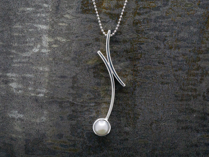 Double Arc Pendant w/ Pearl