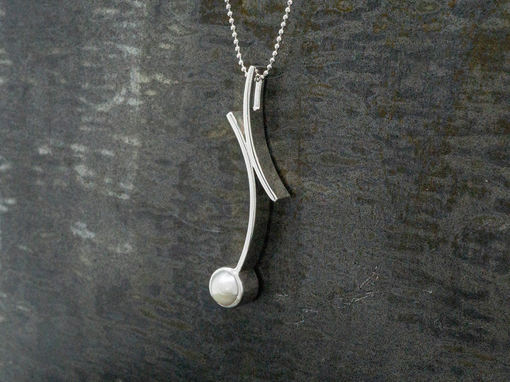 Double Arc Pendant w/ Pearl