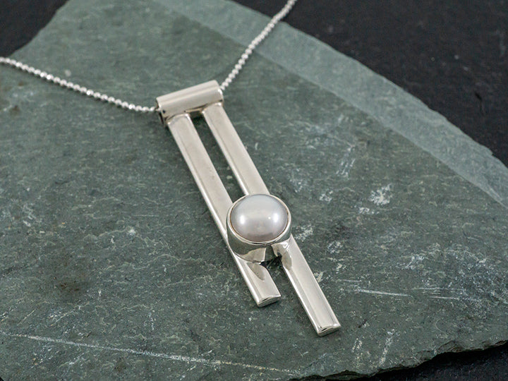 Modern Chimes Pendant w/ Pearl