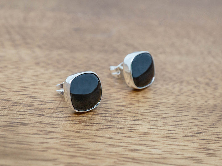 Obsidian Cuadrado Studs