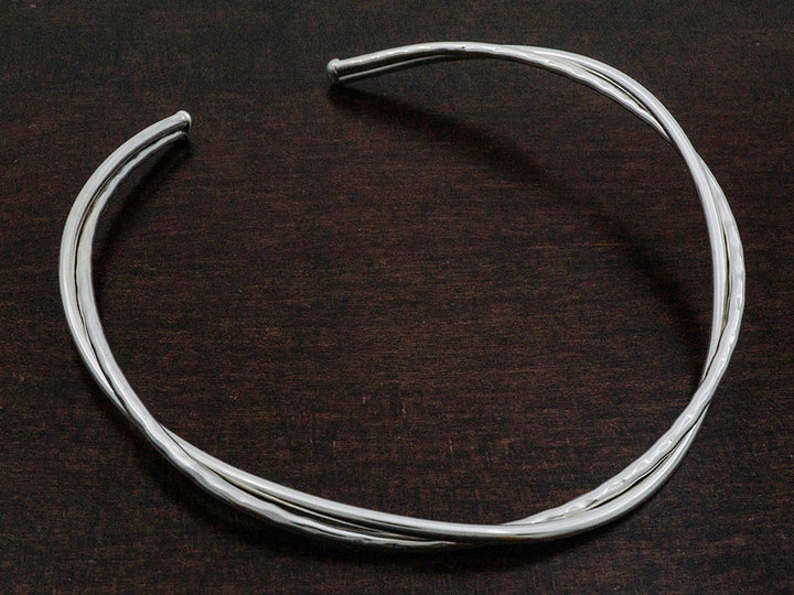 Hammered & Smooth Twist Choker