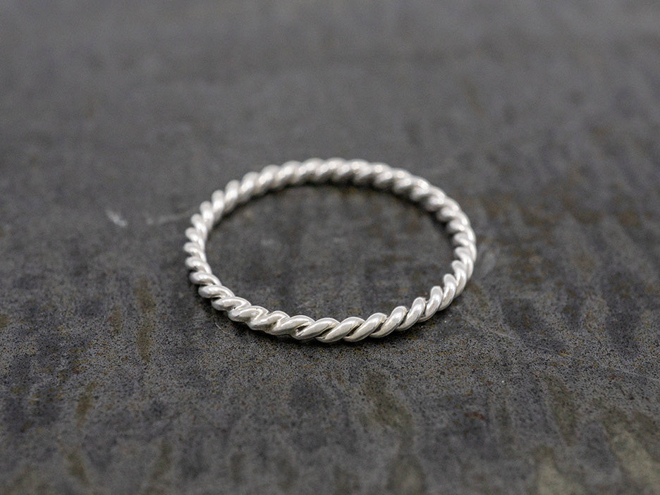 A simple sterling silver rope ring