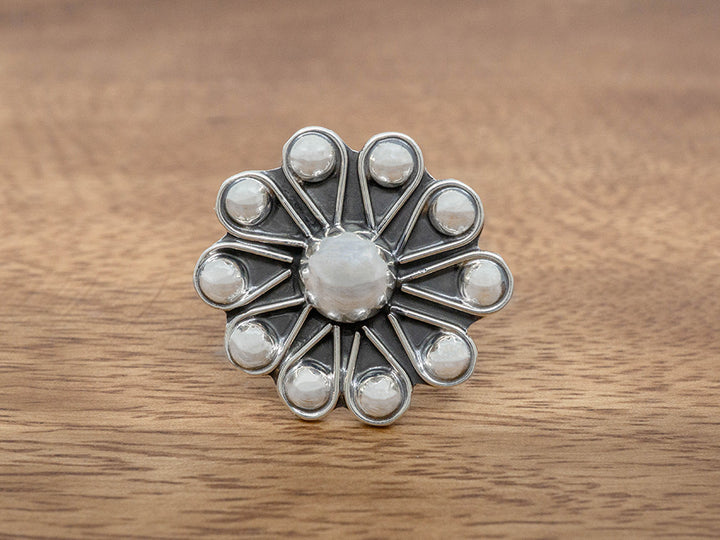 Adjustable Vintage Style Flower Ring