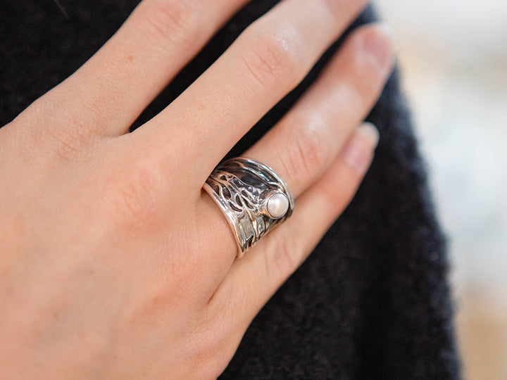 Corrugated Ring w/ Pearl Cabochon