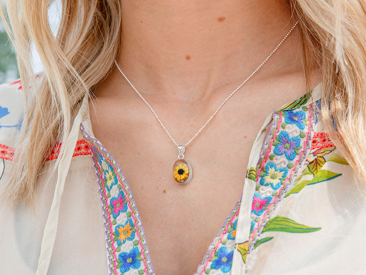 Primavera Sunflower Necklace, Small Oval