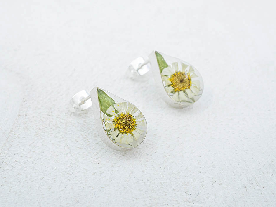 Primavera Daisy Earring, Small Teardrop on Post