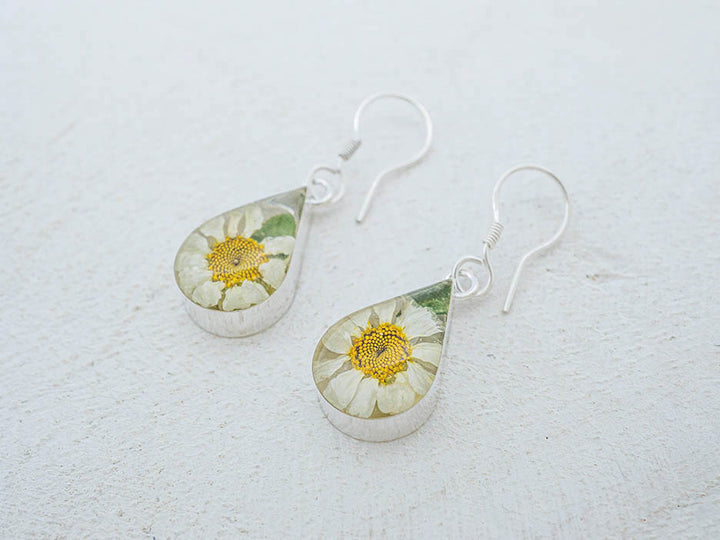 Primavera Daisy Earring, Small Teardrop on Hook