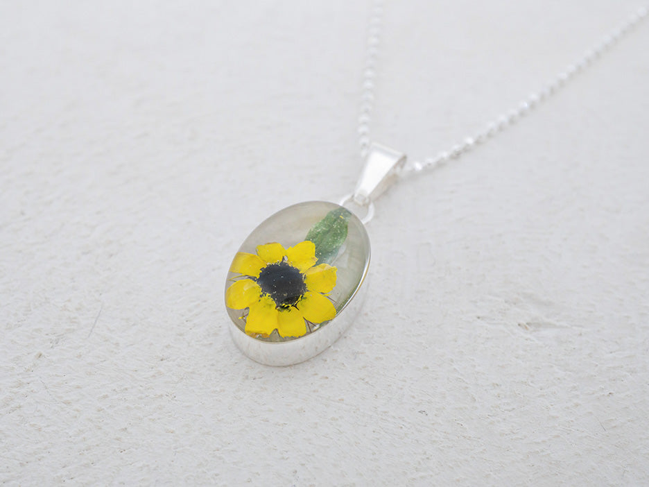 Primavera Sunflower Necklace, Small Oval