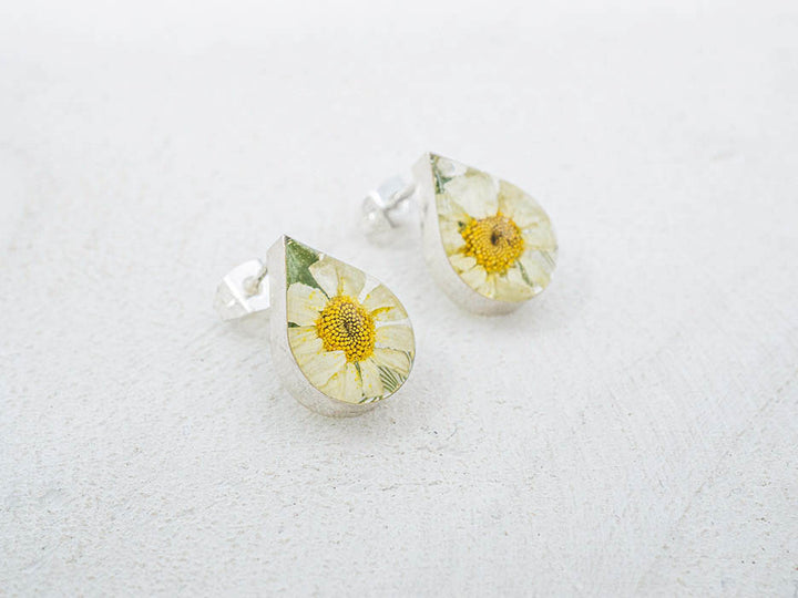 Primavera Daisy Earring, Small Teardrop on Post