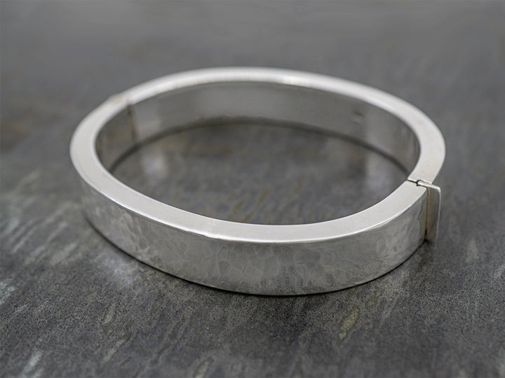 Hinged Oval Bangle w/ Hammered Finish