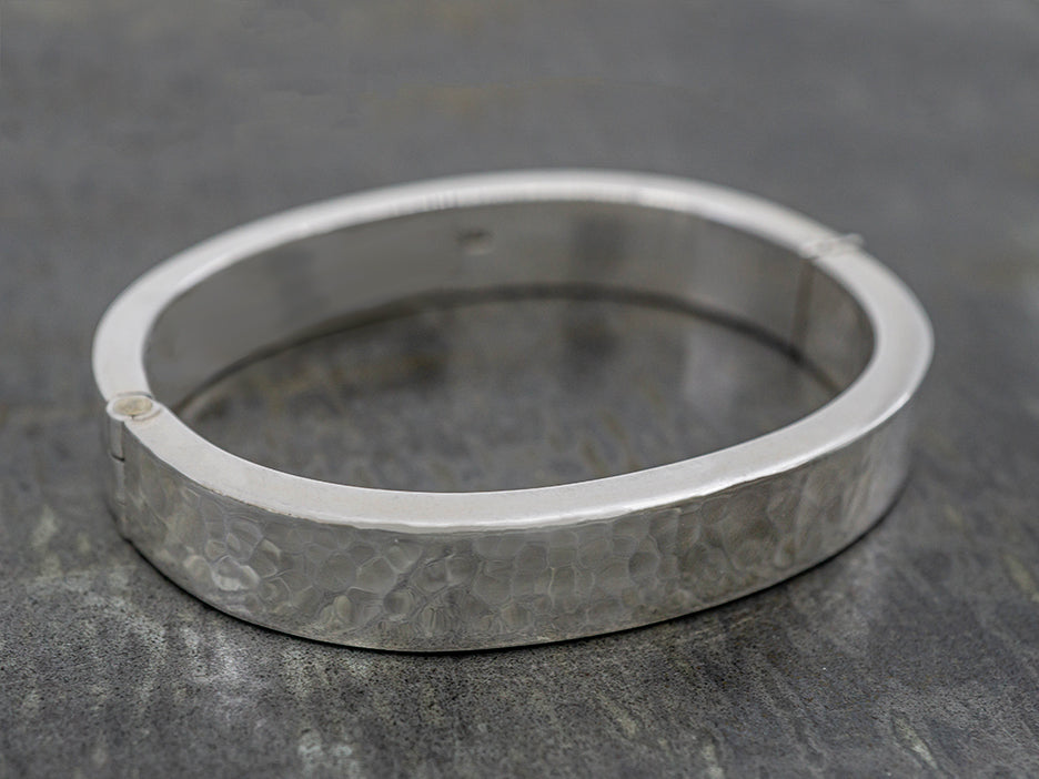 Hinged Oval Bangle w/ Hammered Finish