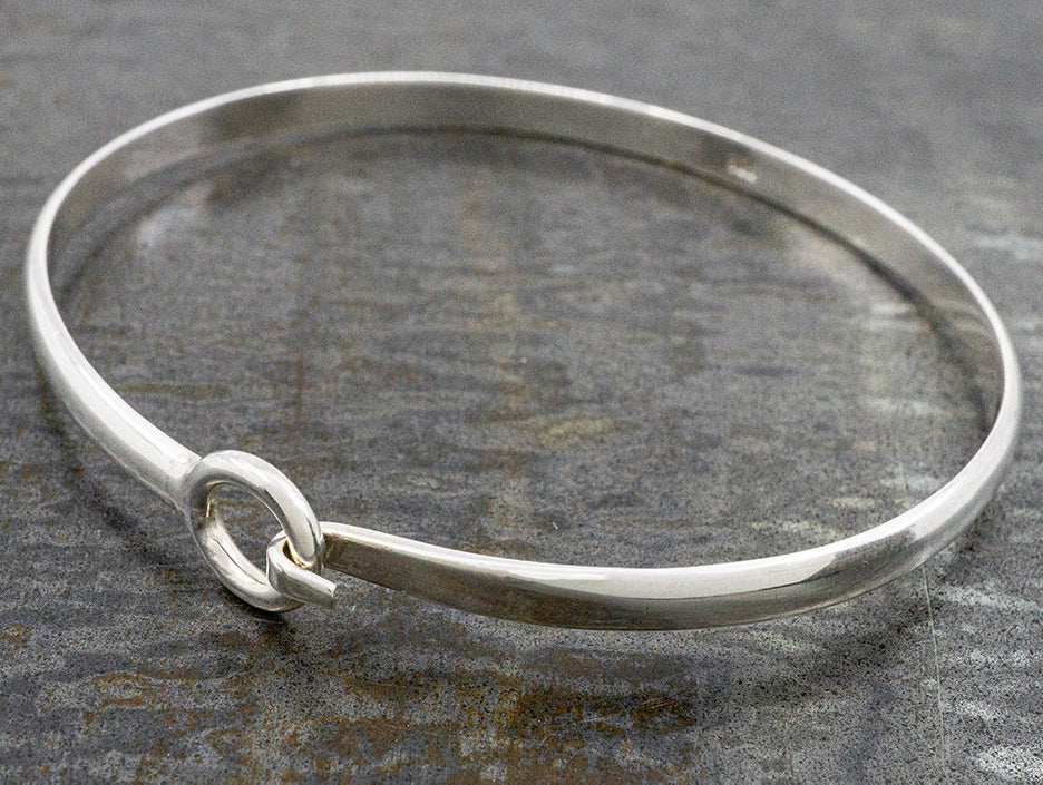 Petite Hinged Circle Bracelet