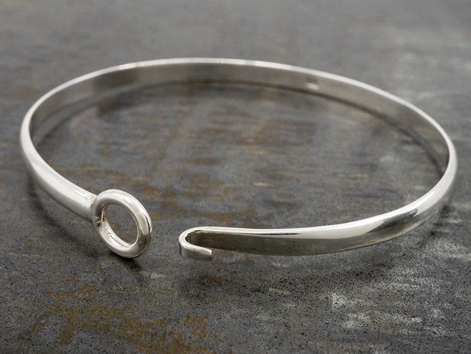 Petite Hinged Circle Bracelet