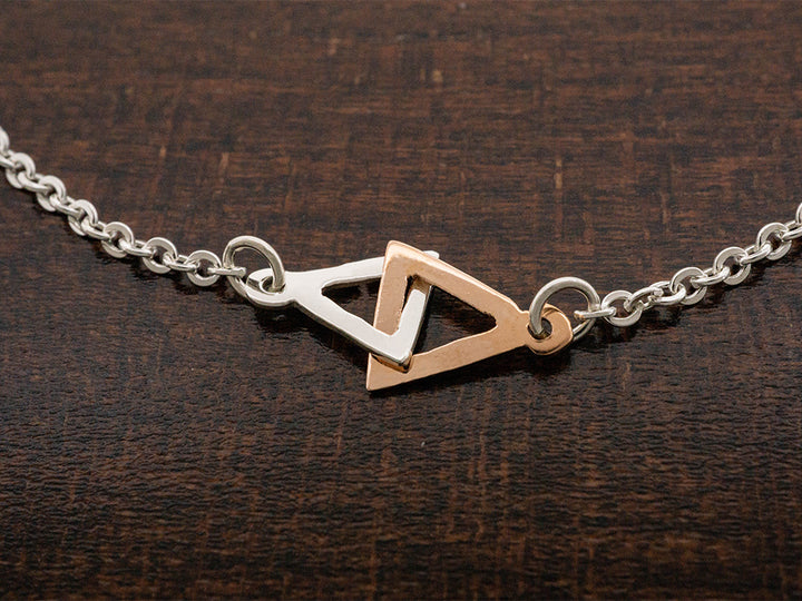 Minimalist Linked Bracelet w/Double Triangles