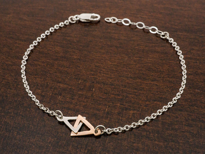 Minimalist Linked Bracelet w/Double Triangles