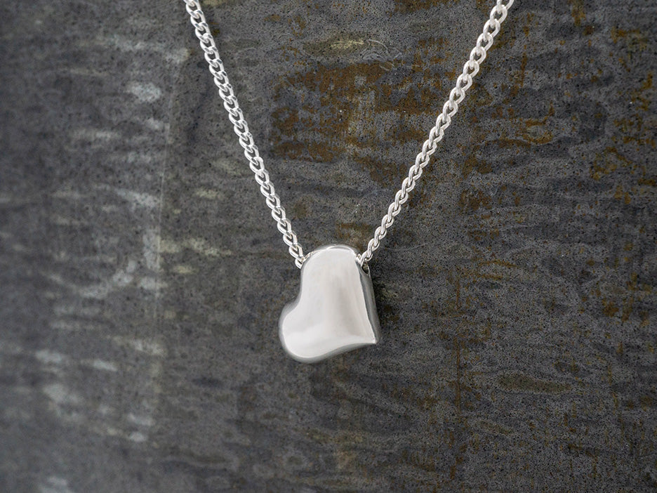 Puffed Side Heart Necklace
