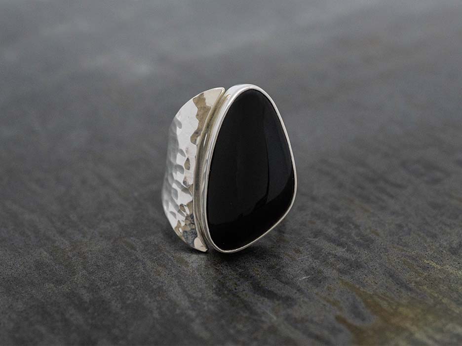 Obsidian Media Luna Ring