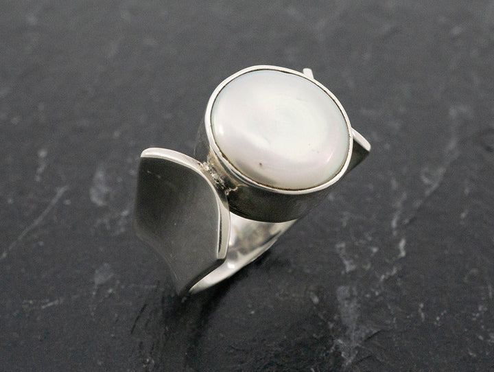 Coin Pearl Ring in Concave Band