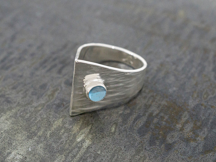 Pinnacle Band Ring w/ Blue Topaz