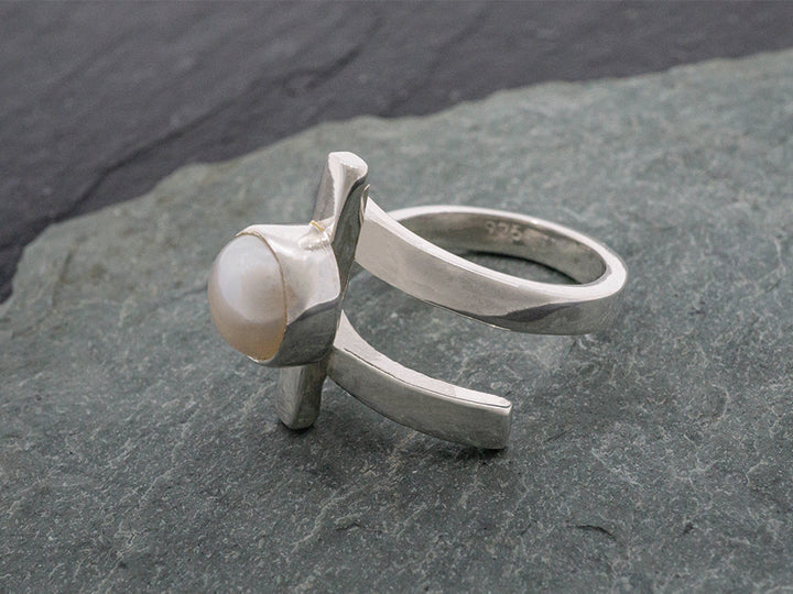 Wrap Ring w/ Pearl Center