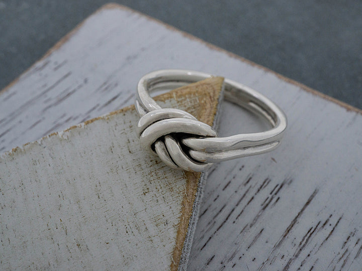 Double Knot Ring