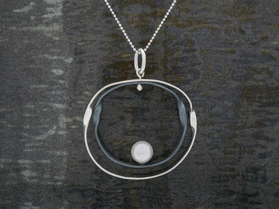 Orbit Pendant w/ Pearl